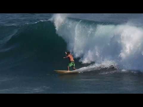 Fun waves and good surf at Diamond Head