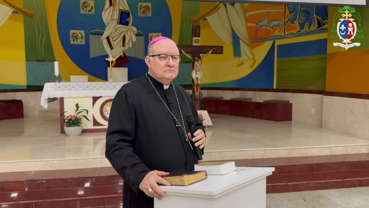 Formação com membros da liturgia e música na visita pastoral