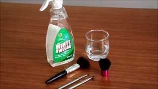 How to Clean Makeup Brushes using White Vinegar