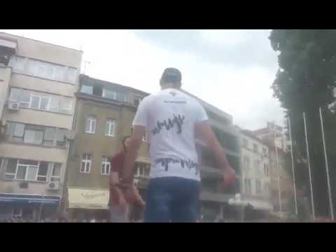 Noti Limun vs Trispa  Red Bull RapLika MC Battle Sarajevo 2016 Part 1