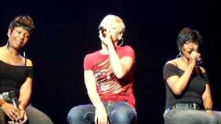 P!NK - CRYSTAL BALL 2.04.09 Hamburg Funhouse Tour