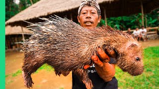 EXTREME BALI!!! RARE Sacred Animal Meal in Bali, Indonesia!!! (Once every ten years)