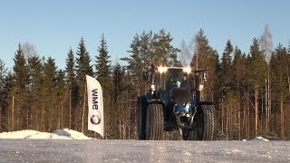 Kaaran Mia Pelttari koeajaa Valtran palkitun uutuuden T-sarjan