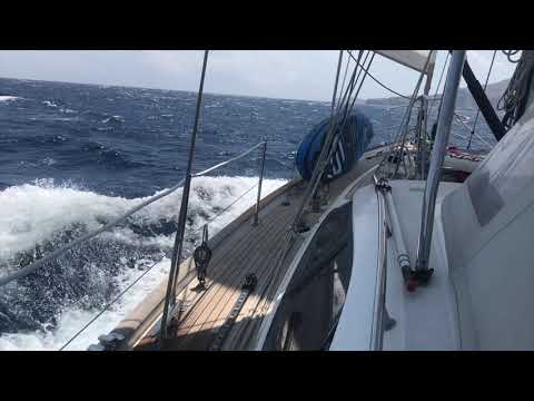 SIONNA - Homeschooling across Alcudia bay in 15 - 30 Knots