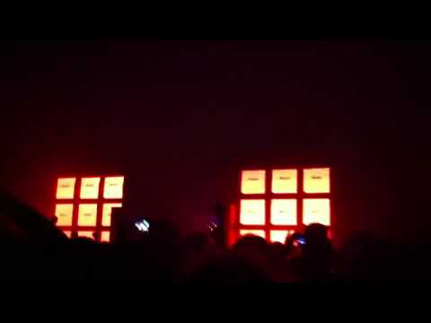 JUSTICE @ NANTES - STRESSSSS - 01/02/2012