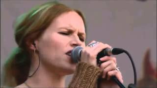 Manic Street Preachers &amp; Nina Persson - Your Love Alone Is Not Enough (Glastonbury 2007)