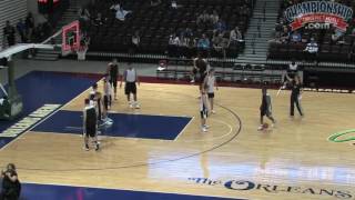 Lindsay Gottlieb: Attacking Zone Defenses with Continuity Offenses & Quick Hitters