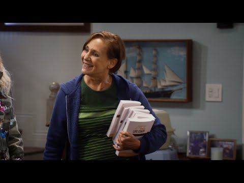 Jackie Moves In With Neville's Animal Patients - The Conners