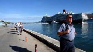 To κρουαζιερόπλοιο Queen Elizabeth στο Αργοστόλι