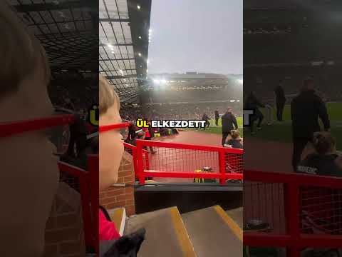 Ez a kis rajongó mindent megtesz, hogy felkeltse Garnacho figyelmét.