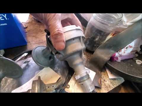 Triumph Stag - Distributors and vacuum units