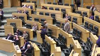 بعد غضب تحت قبة البرلمان رئيس الوزراء بشر الخصاونة يطلب من رئيس مجلس النواب أحمد الصفدي الخروج للتباحث حول 