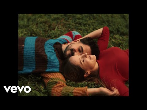 Camilo, Evaluna Montaner - Navidad en Cada Esquina / It’s Beginning to Look A Lot Like Christmas