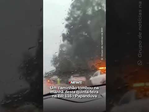 Caminhão tomba na BR-116 em Papanduva nesta quinta-feira