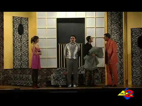 Italia 2 - 12/01/2010 - La compagnia Lizzana conquista il pubblico di Teatro in Sala.mp4