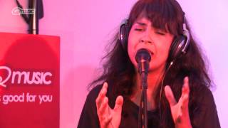Maria Mena - Just Hold Me // live bij Kristels Kampvuur @ Q-music