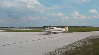 preview picture of video 'Zenair CH 300 flying QTR in & out of Collingwood'