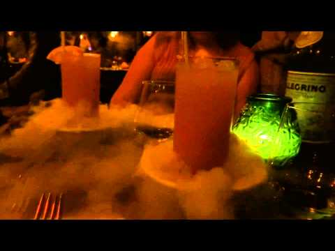 Video ambiente restaurante pirata Adventureland Disney