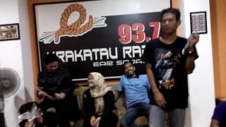 Download lagu AJE GILE - WELCOME TO BANTEN (live radio krakatau) mp3