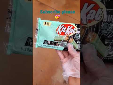 KitKat mint and dark chocolate #kitkat #kitkatlover #chocolate #candy #yummy #shorts