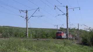 preview picture of video 'Double train (97 freight cars), Russia'