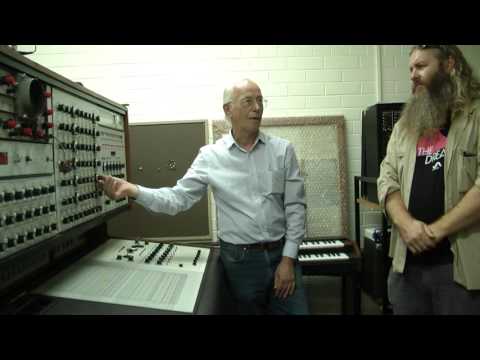Synthi 100 - Demonstration by Les Craythorn to Gotye, Robin Fox & Byron Scullin of MESS.