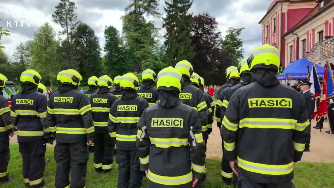 Hasiči Karlovarského kraje slavnostně přijali nové členy a ocenili zkušené kolegy 🚒👨‍🚒🏵️