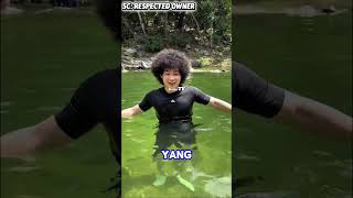 Download lagu HOW IS HIS HAIR NOT GETTING WET?! mp3