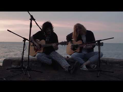 STICKY FINGERS - Kiss The Breeze (Live & acoustic)