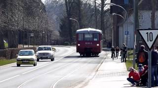 preview picture of video 'VT 772 Einfahrt Haltepunkt Neustrelitz Schloßgarten Hafenbahn'