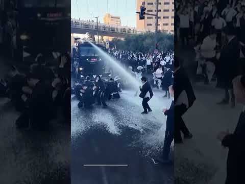 Ultra-Orthodox protesters clash with Israeli police over army draft | AJ #shorts