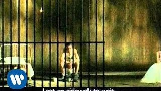 De Vuelta Y Vuelta (Con Subtítulos En Inglés)