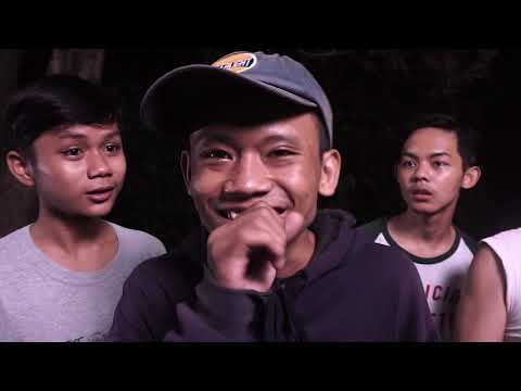 teori-cewek-cewek-suka-digandeng-bukan-digendong-yakan