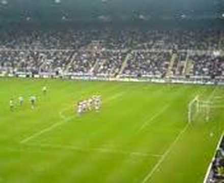 Newcastle vs. Sunderland 05 Emre Freekick