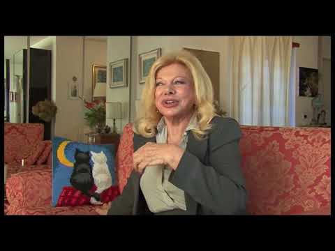 SANDRA MILO | L'ATTRAZIONE PER I GIOVANI