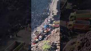 Download lagu MERAPI SAND MINING IN KALI GENDOL, GIVES GOOSEBACKS IN ONE TIME mp3