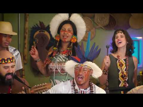 “O Seu Colar é de Conchas, Seu Vestido se Arrasta na Areia”– Canto Pataxó para Janaína rainha do mar