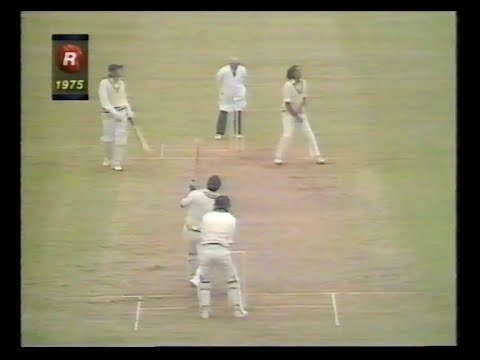 DERBYSHIRE v HAMPSHIRE JOHN PLAYER LEAGUE DARLEY DALE SEPTEMBER 7 1975 CG GREENIDGE & BARRY RICHARDS