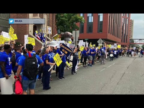 NJ Robert Wood Johnson University Nurses Strike