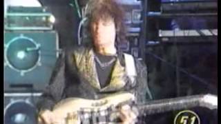 Steve Vai Live In Russia 1995 (part 3) '' Bad Horsie '' + '' Greasy Kid's Stuff ''