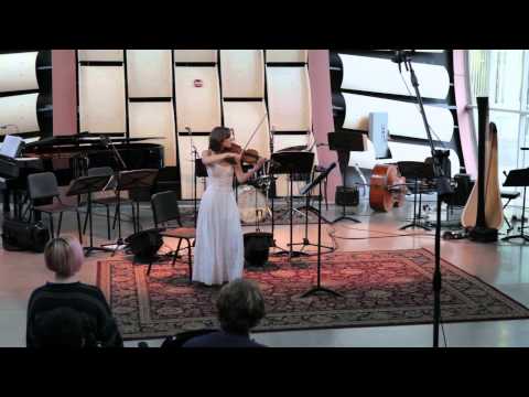 Yvette Holzwarth – Takahashi: Sieben Rosen hat ein Strauch for solo violin