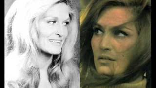 Kadr z teledysku Il venditore di félicita tekst piosenki Dalida