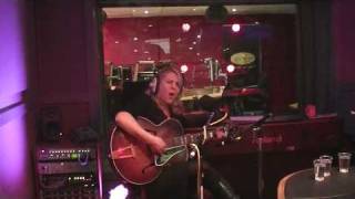 Nell Bryden - Where The Pavement Ends