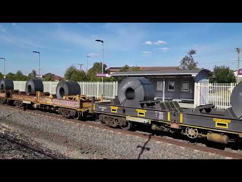 QUBE BLUESCOPE STEEL TRAIN - at Broadmeadows Station