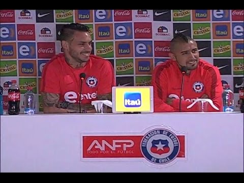 La broma de Arturo Vidal a Pinilla en conferencia de prensa