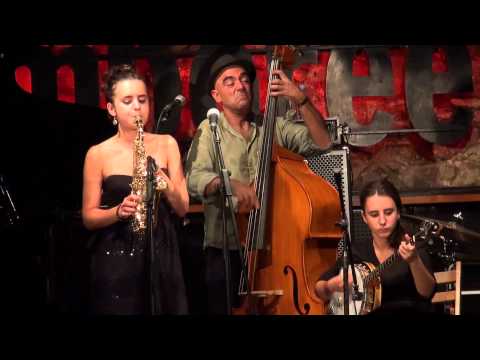 11. BASIN STREET BLUES - ANDREA MOTIS, J. CHAMORRO, J.M. FARRÀS