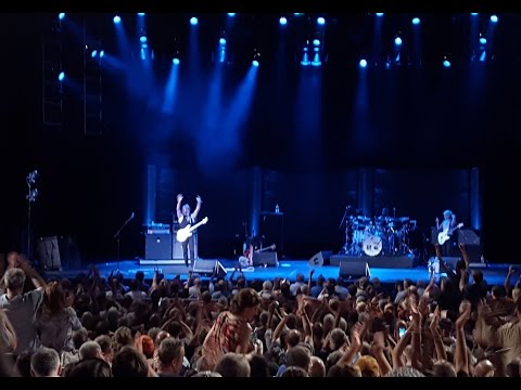 Jeff Beck Rock's  Wolf Trap Loud Hailer Tour