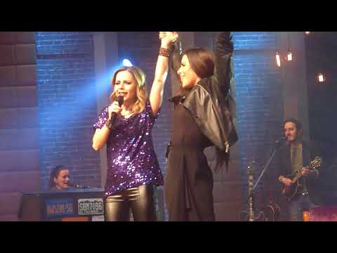 Sandy e Wanessa - Aquela dos 30 -Tour Nós, Voz, Eles - São Paulo 31/08/2018 #SANDYEWANESSA