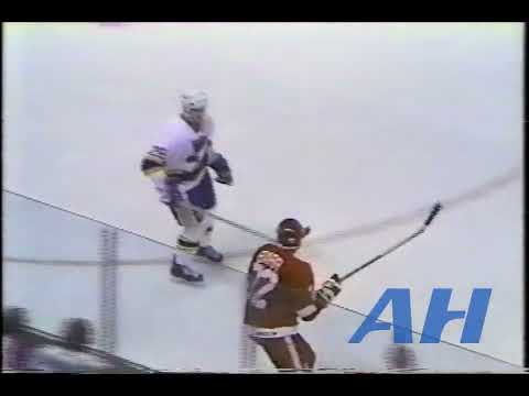 NHL Nov. 10, 1990 Bob Bassen,STL v Dave Barr,DET x2 Clips St. Louis Blues Detroit Red Wings