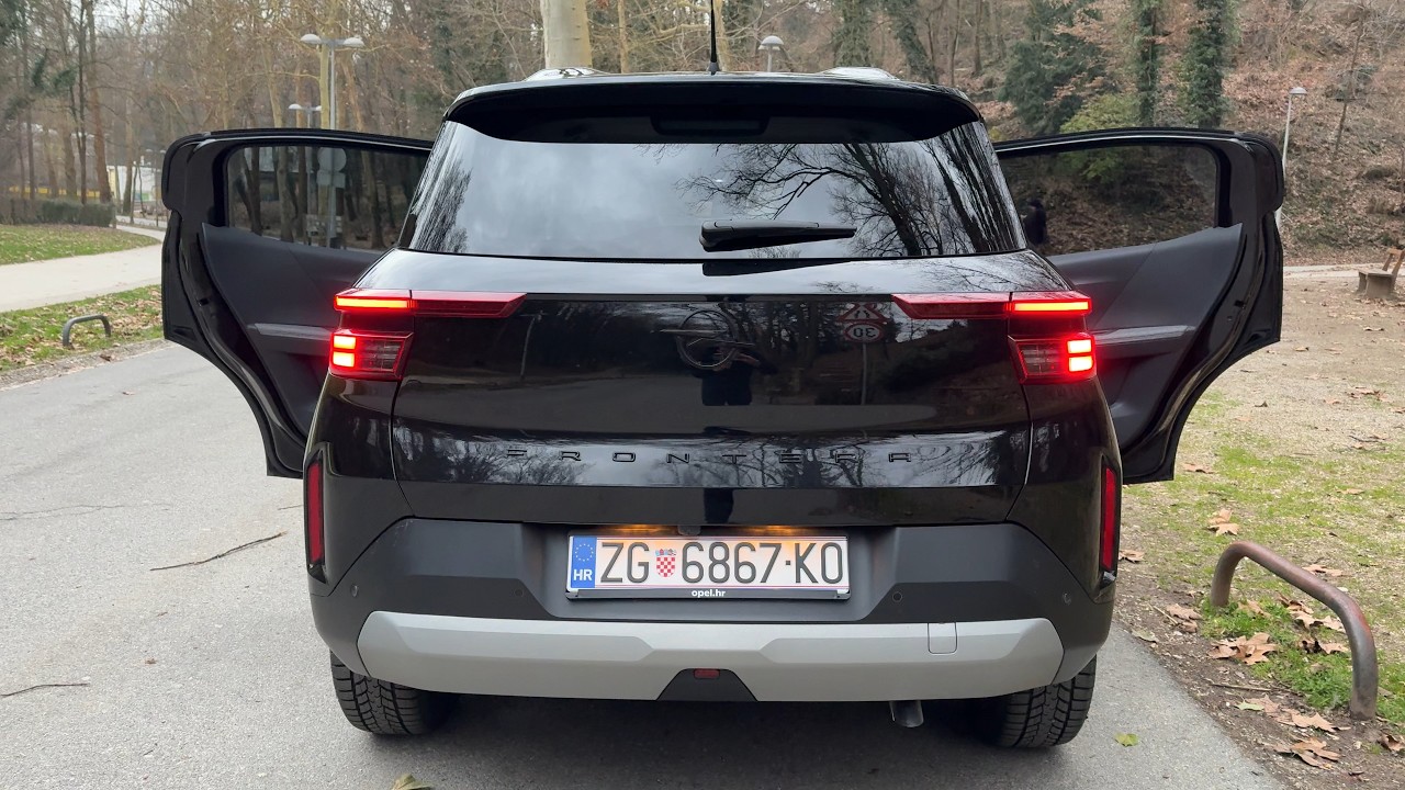 OPEL FRONTERA 2026 - PRACTICALITY test, trunk space DUAL FLOOR, CLIMATE controls (GS Hybrid 145)